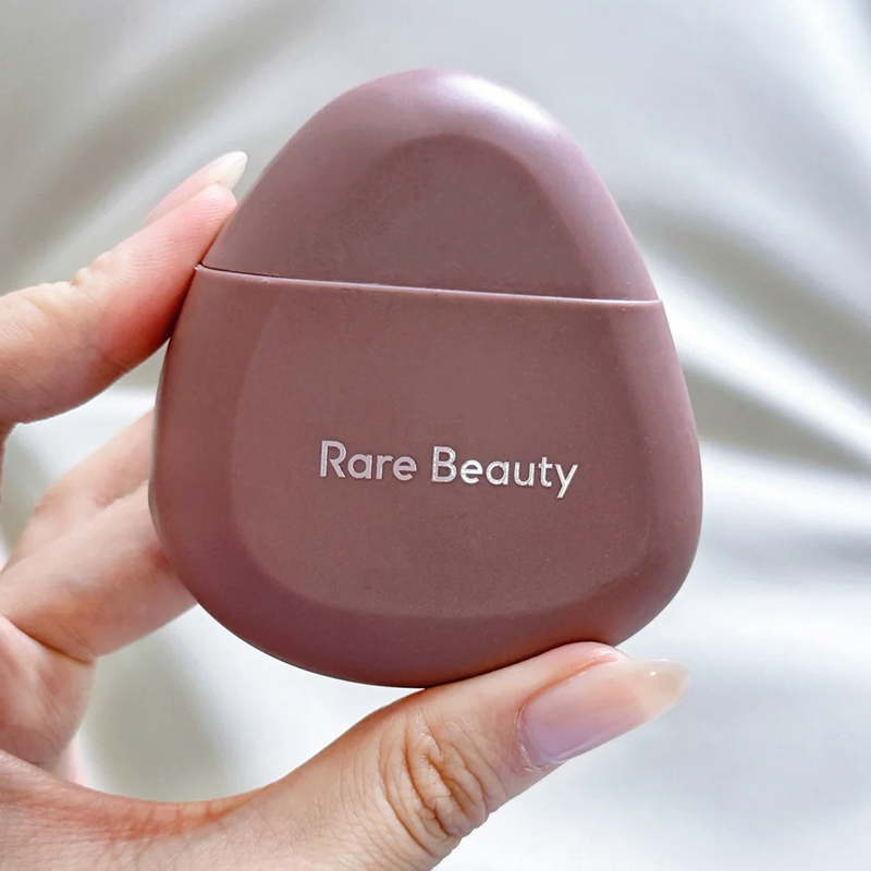 Горячая новинка: Увлажняющий к – обзор и цена Rare Beauty Makeup Kit